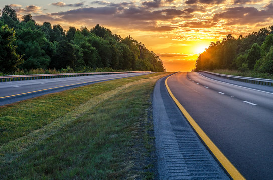 Bluegrass Taxi for Rose’s Pub in Frankfort, KY—bourbon tours, airport rides, and free bar trips